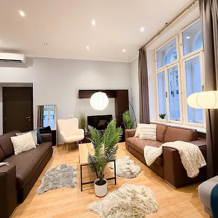 120 M2 Tomas Garrigue Masaryk 3bdr Appartamento